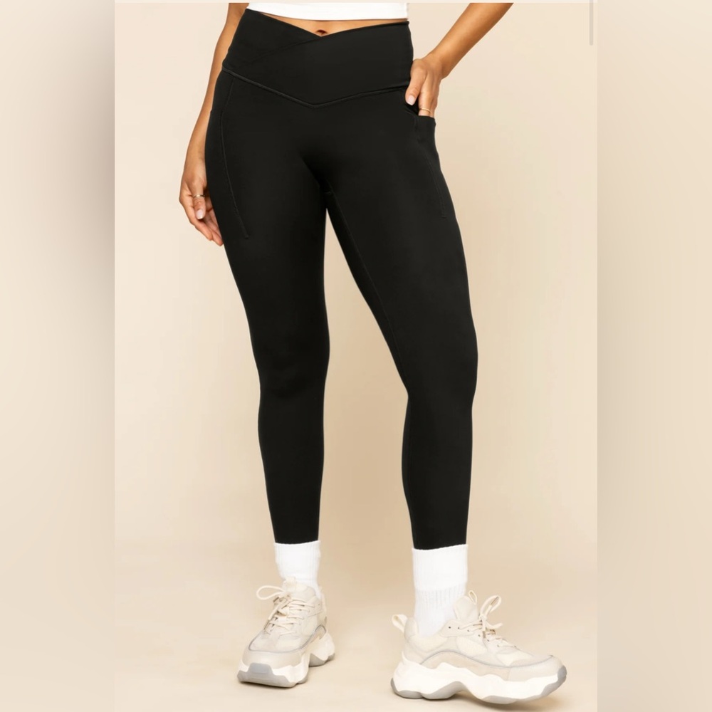 Crisscross Hourglass Leggings with Pockets